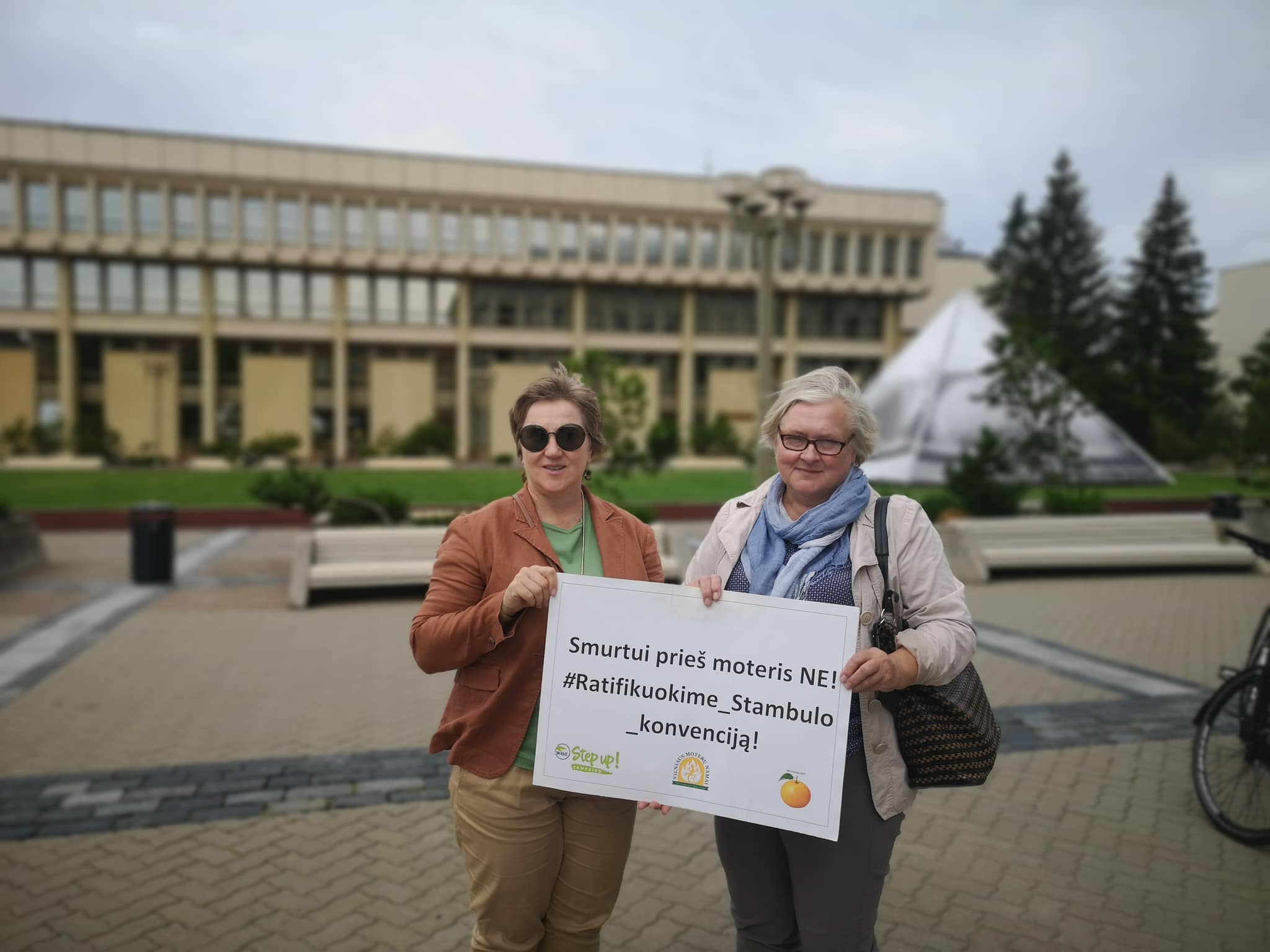 Vilniaus moterų namų nuotrauka