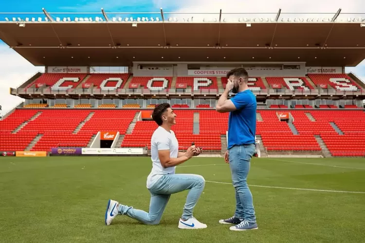 Pasipiršimas // Nuotr. iš joshua.cavallo Instagram paskyros