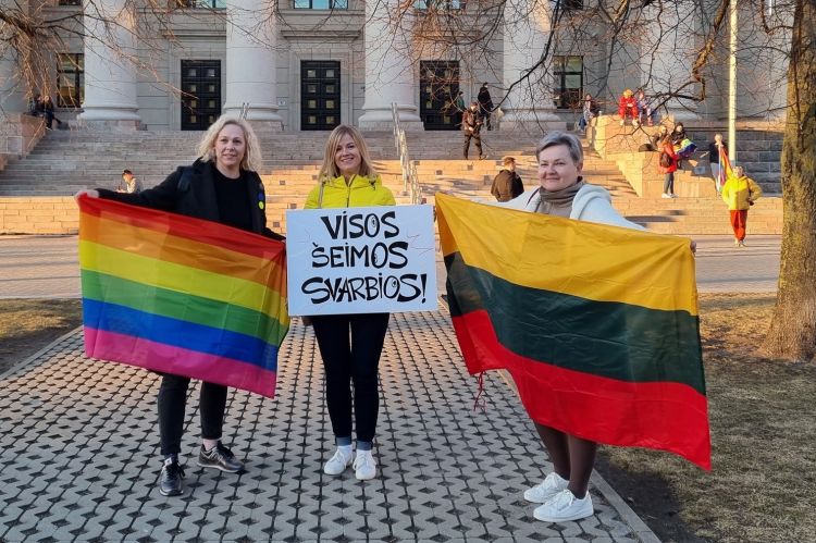„Mamos už LGBTQ+ vaikus“ // Nuotr. iš Facebook paskyros