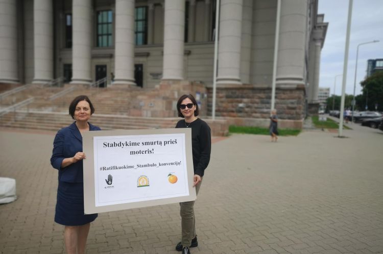 Vilniaus moterų namų nuotrauka