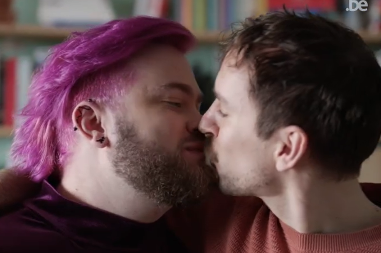 Poros bučinys iš reklamos
