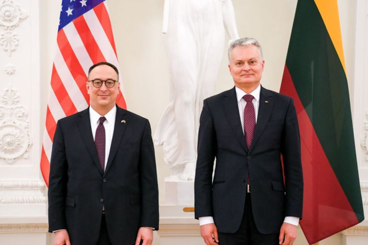 Robert S. Gilchrist ir Gitanas Nausėda // Nuotr. iš lt.usembassy.gov 
