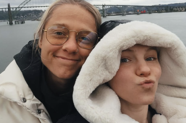 Jade Carey su Aimee Sinacola // Nuotr. iš jadecarey Instagram