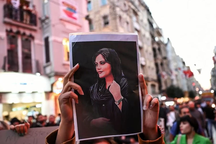 Protestas // usatoday video stop kadras