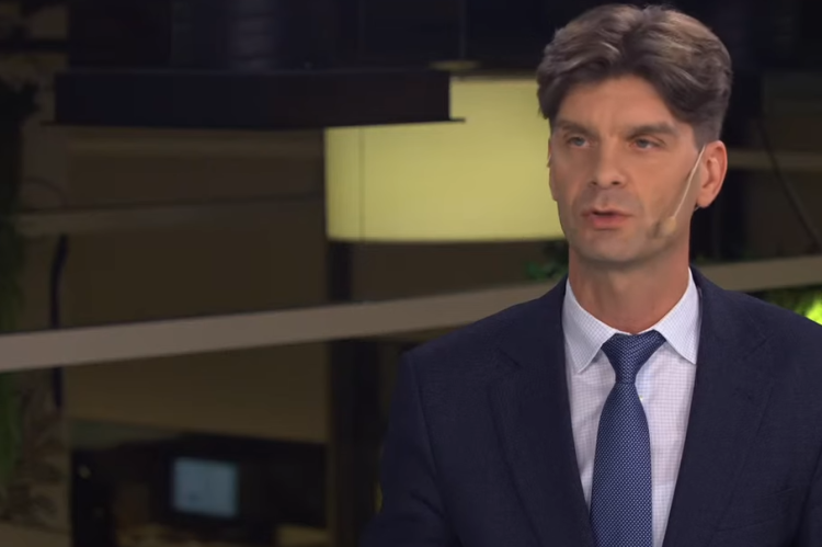 Ignas Vėgėlė // Stop kadras iš Delfi laidos "Iš esmės"