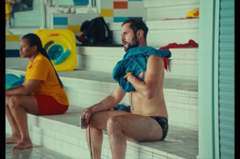 Filmo „Vyrų dušas“ kadras
